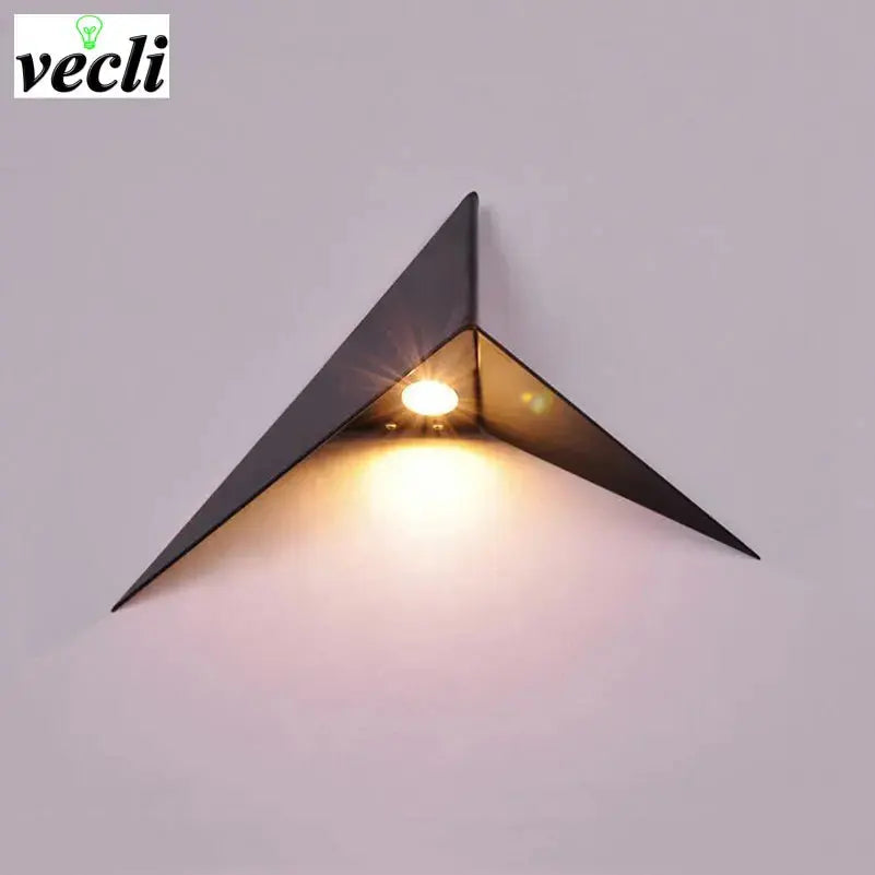 Creative Triangle Wall Lamp Nordic Led Wall Light Living Room Background Bedside Lamps Stairs Indoor Bra Wall Sconce Lighting tableandwalllamps