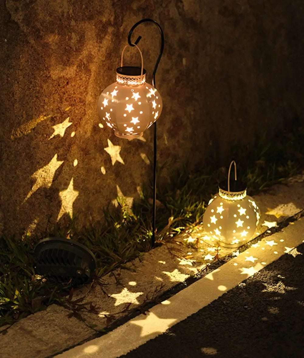 Garden Star Projector Lamp Hanging Solar Lights Outdoor Hanging Solar Lanterns Retro Solar Lamp with Handle Outside Decorations tableandwalllamps