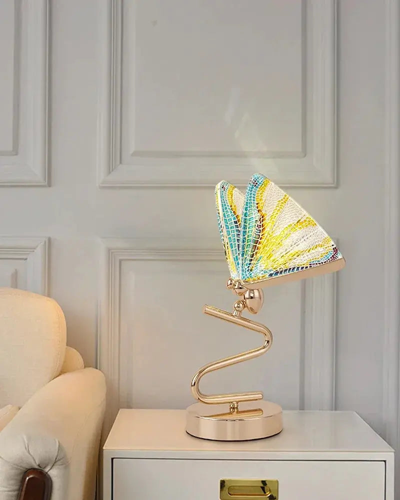 Light luxury butterfly table lamp modern LED bedroom bedside lamp study office table decor desk lamp Lighting fixtures tableandwalllamps