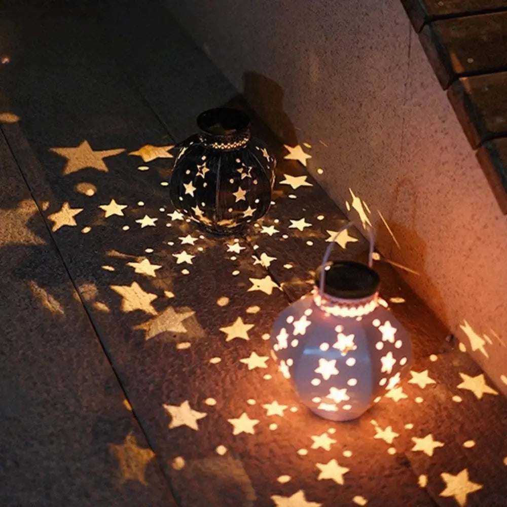 Garden Star Projector Lamp Hanging Solar Lights Outdoor Hanging Solar Lanterns Retro Solar Lamp with Handle Outside Decorations tableandwalllamps